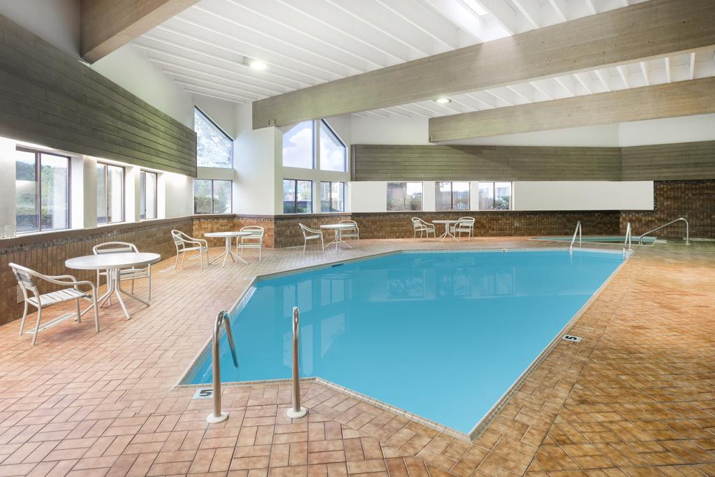 Hotel Super 8 By Wyndham Wisconsin Dells Zewnętrze zdjęcie
